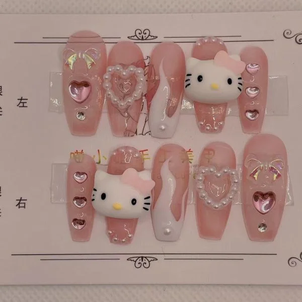 Uñas Decoradas de Hello Kitty